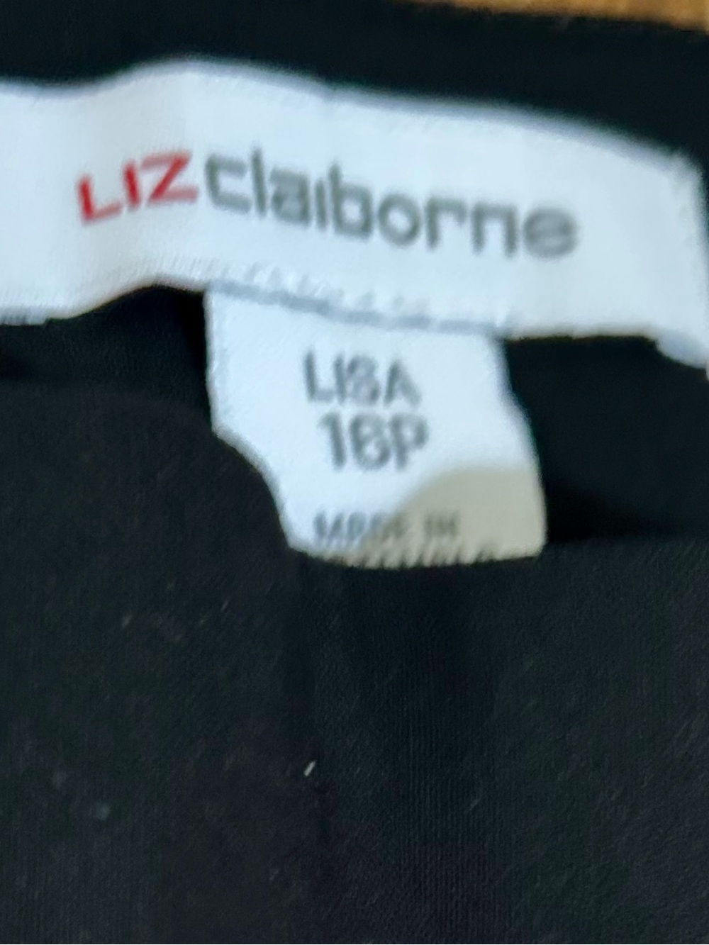 Liz Claiborne Lisa Women’s Black Pants Size 16P Very Good Condition - Picture 5 of 6